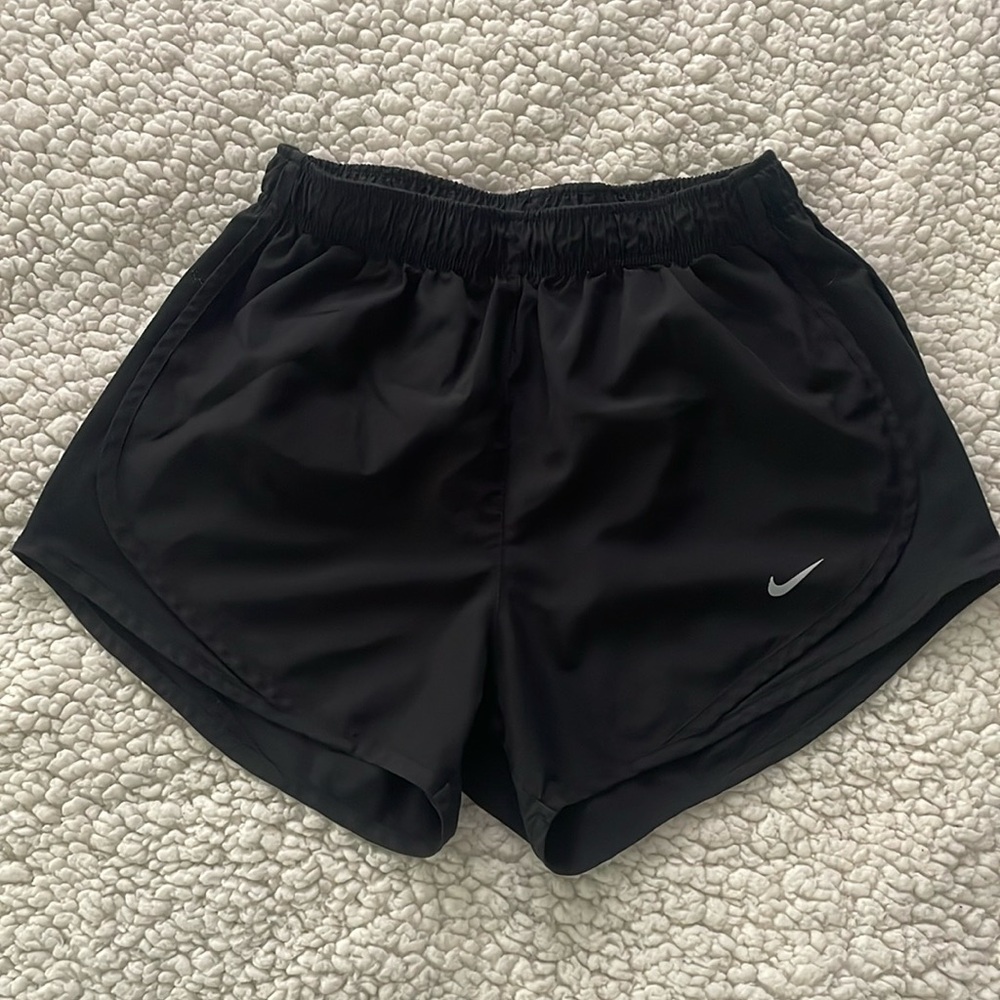 Black Nike shorts